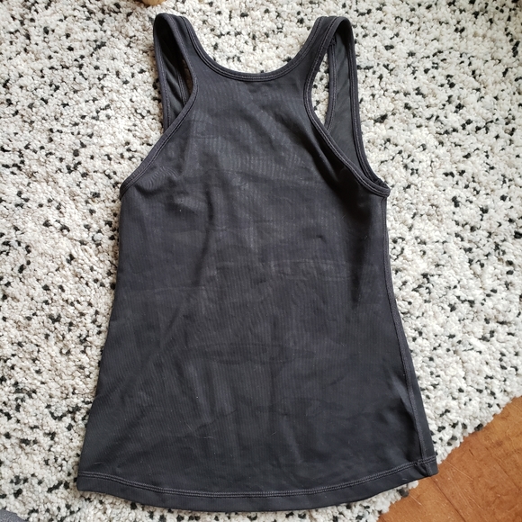 Lululemon high neck tank
